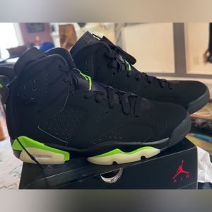 Air Jordan’s 6 Retro size 9 mens